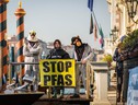 Protesta anti-Pfas di Greenpeace a Venezia (ANSA)