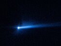 L’asteroide colpito dalla sonda Dart ha sviluppato una seconda coda di polvere (fonte: NASA, ESA, Jian-Yang Li PSI, Joe Depasquale STScI) (ANSA)