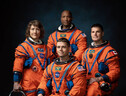 L'equipaggio della missione Artemis II della Nasa. Da sinistra: Christina Koch, Reid Wiseman (seduto), Victor Glover e Jeremy Hansen. dell'agenzia spaziale canadese Csa (fonte: NASA) (ANSA)