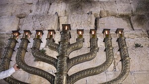 'Hanukkah' al Meis, la festa dei lumi attraverso l'arte (ANSA)