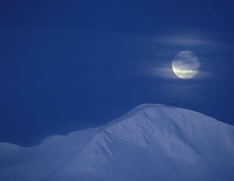La Luna piena di febbraio è nota nel mondo aglosassone come la Luna della neve (fonte: Menke Dave, da Pixnio) (ANSA)