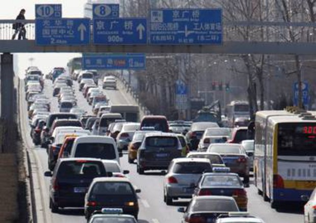 Traffic Jam in China goes for 60 Miles © EPA