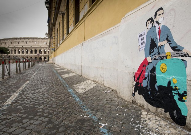Greenpeace, celebrità anti-smog sui muri di Roma © ANSA