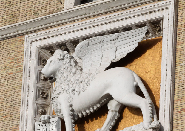 Un particolare della sede di Assicurazioni Generali a piazza Venezia a Roma © ANSA