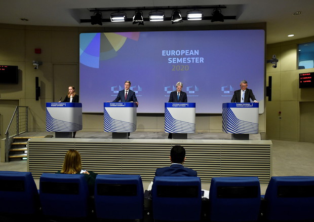 Commissione Ue presenta raccomandazioni economiche. La conferenza stampa a Bruxelles © EPA