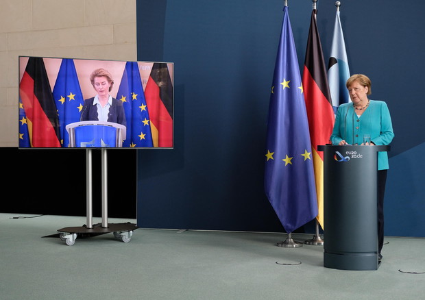 Angela Merkel e Ursula von der Leyen © EPA