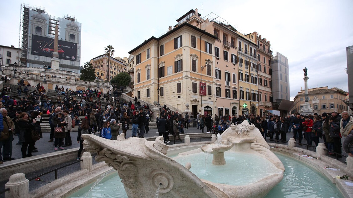 Rome 's Barcaccia fountain reopens - ALL RIGHTS RESERVED
