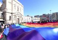 Atti vandalici a Napoli: gli studenti scendono in piazza con la bandiera della pace (ANSA)