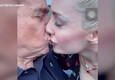 Il bacio di Berlusconi e Marta Fascina diventa virale (ANSA)