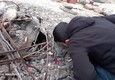Terremoto in Turchia, sopravvissuti chiedono aiuto da sotto le macerie (ANSA)