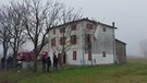 Modena, un ultraleggero si schianta contro il tetto di una casa(ANSA)