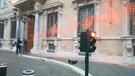 Ambientalisti imbrattano la facciata del Senato: fermati dai carabinieri (ANSA)