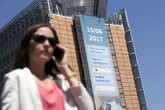 L'Eurocamera chiede di "Abolire le tariffe per le chiamate e gli sms intra-Ue" (ANSA)