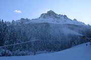 Sulle Dolomiti prima neve e cannoni accesi
