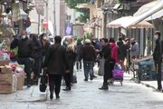 Coronavirus, a Napoli tanta gente in strada per la spesa