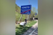 Festeggia compleanno con la madre al confine Trentino-Veneto