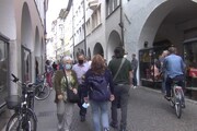 Bolzano, assalto dei turisti turisti alle farmacie per il tampone