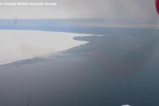 Antartide, le prime immagini aeree del mega-iceberg A81
