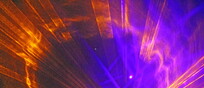 Rappresentazione artisrica di luce laser (fonte: Pickpik)
