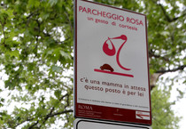 parcheggi rosa (ANSA)