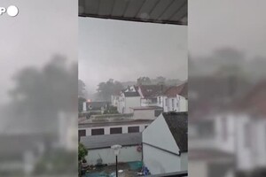 Germania, un tornado si abbatte sulla citta' di Paderborn: piu' di 30 feriti (ANSA)