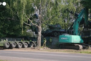 Estonia, il governo fa rimuovere tutti i monumenti di epoca sovietica (ANSA)