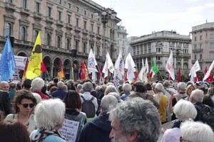 A Milano manifestazione contro privatizzazione sanita' (ANSA)