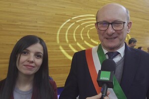Ceri di Gubbio all'Eurocamera. Il sindaco Filippo Stirati: "Nuova pagina nella storia della città" (ANSA)