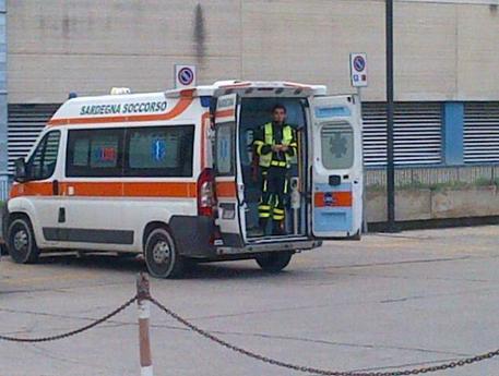 Cagliari ospedale Brotzu Pronto Soccorso e ambulanza © ANSA