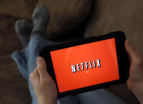 Netflix alza i prezzi del suo servizio, +6% a Wall Street © AP