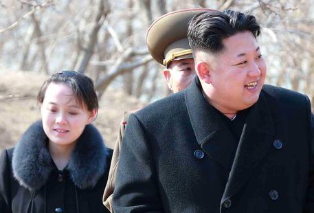 Kim Jong-un e la sorella, Kim Yo-jong, fidata collaboratrice del leader © EPA