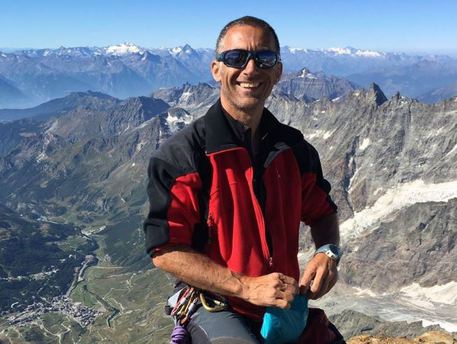 La guida alpina Roberto Ferraris morto sotto una valanga a Valtournenche (foto tratta da Facebook) © Ansa