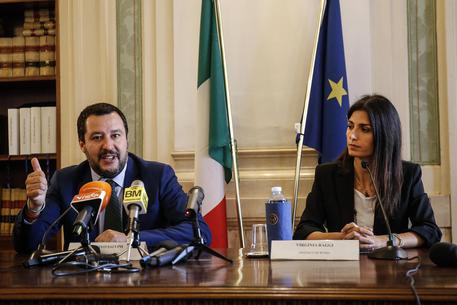 Matteo Salvini e Virginia Raggi in una foto d'archivio © ANSA