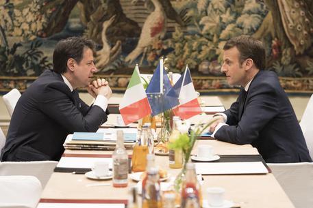 Giuseppe Conte e Emmanuel Macron, Uff. Stampa Palazzo Chigi © ANSA