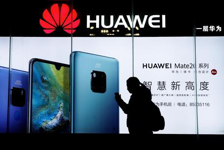 Nuovo smartphone Huawei il 19 settembre, c'è l'incognita Google © AP