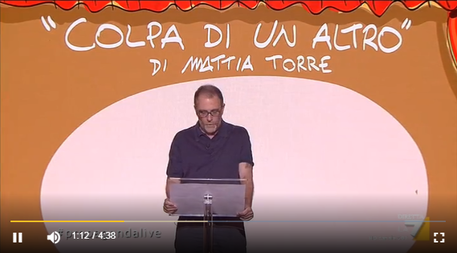 Valerio Mastrandrea in un frame tratto dal monologo letto a Propaganda live © Ansa