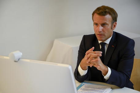 French President Macron holds donor tele-conference concerning Lebanon situation © EPA