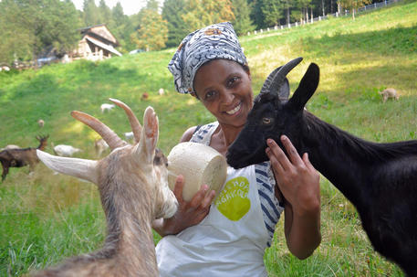 Agitu Gudeta in una immagine tratta dal profilo Facebook dell'azienda agricola 'La capra felice' © ANSA