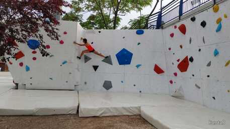 parete per arrampicata, Gollum Climbing Academy © ANSA