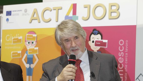 Il ministro del Lavoro Giuliano Poletti (ANSA)
