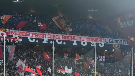 Calcio: Genoa; tifosi curva Nord (ANSA)