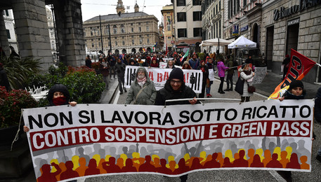 Green pass: 200 in corteo a Genova, ridateci il lavoro (ANSA)