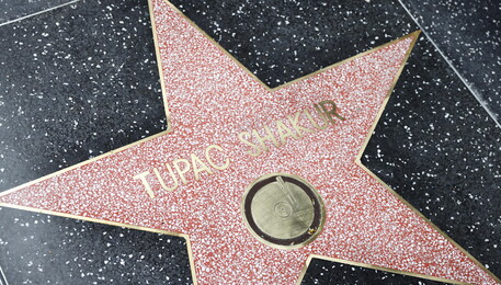 Tupac Shakur posthumously honored with star on Hollywood Walk of Fame (ANSA)