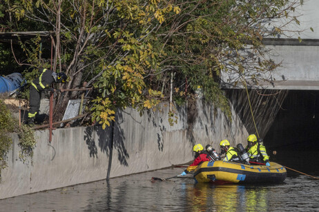 Recuperato corpo di un uomo a Milano nel fiume Lambro
