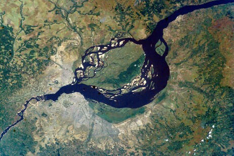 Il fiume Congo fotografato dalla Stazione Spaziale Internazionale (fonte: NASA, da Flickr)