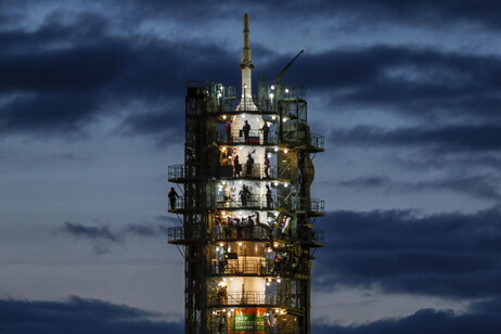Il lancio della Soyuz rinviato al 23 marzo. EPA/YURI KOCHETKOV