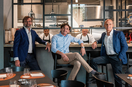i fratelli Maurizio e Stefano Celon, insieme a Riccardo, figlio del primo, lo chef Edoardo Conti