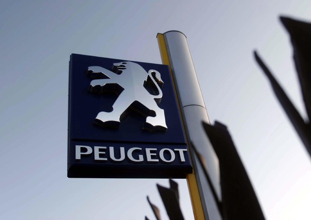 Il logo Peugeot © ANSA 