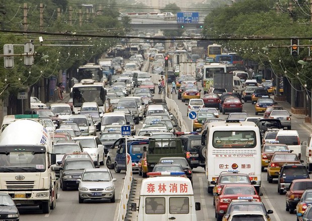 Traffico a Pechino © EPA