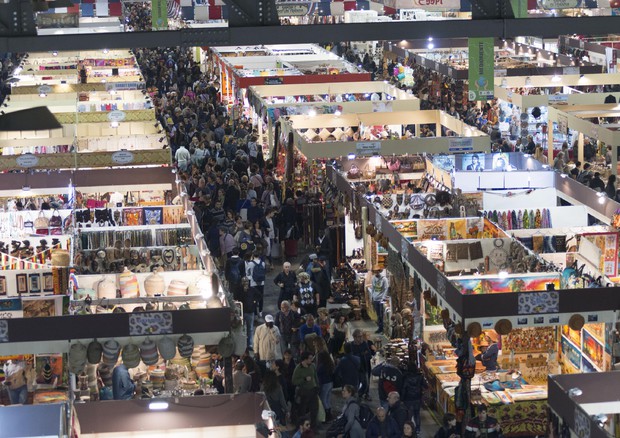 Natale: cento Paesi al mercatino più grande del mondo © ANSA